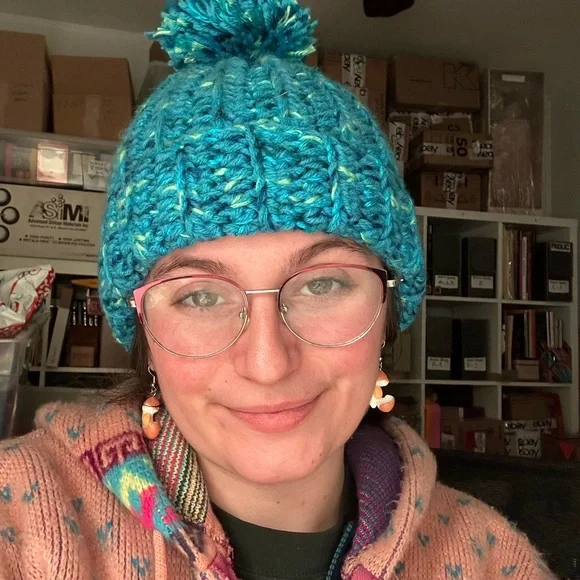 Handmade crochet ribbed blue adult hat with pompom needlework knit crafts - Picture 5 of 5